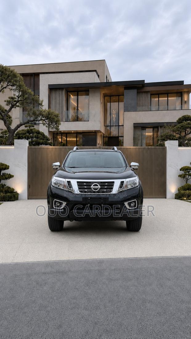 Nissan Navara 2021 Black