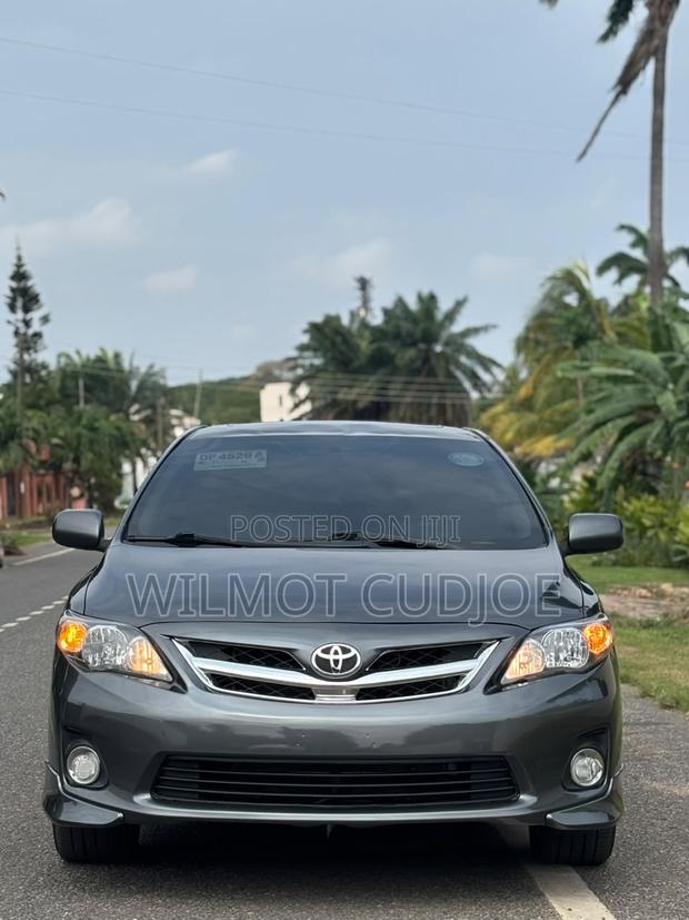 Toyota Corolla S 4dr Sedan (1.8L 4cyl 4A) 2013 Gray