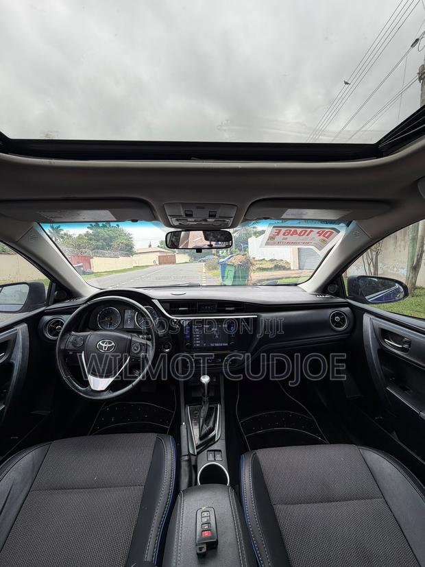 Toyota Corolla 2017 Blue