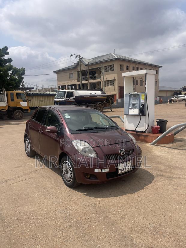 Toyota Vitz 2010 Burgundy