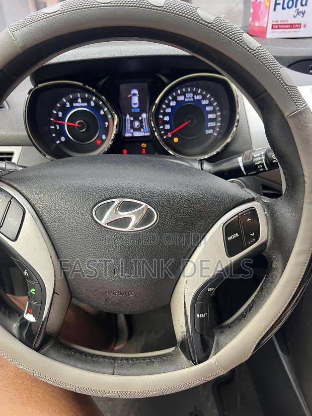 Hyundai Elantra SE Coupe FWD (1.8L 4cyl 6A) 2013 Silver