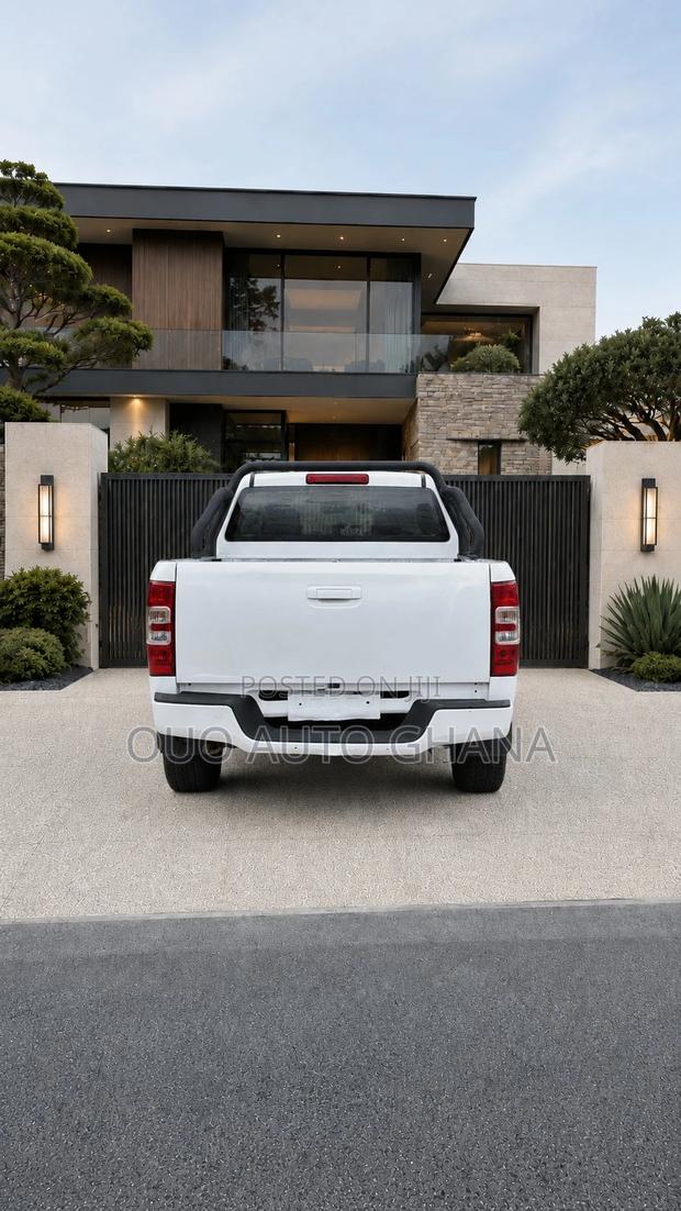 Isuzu D-MAX 2021 White
