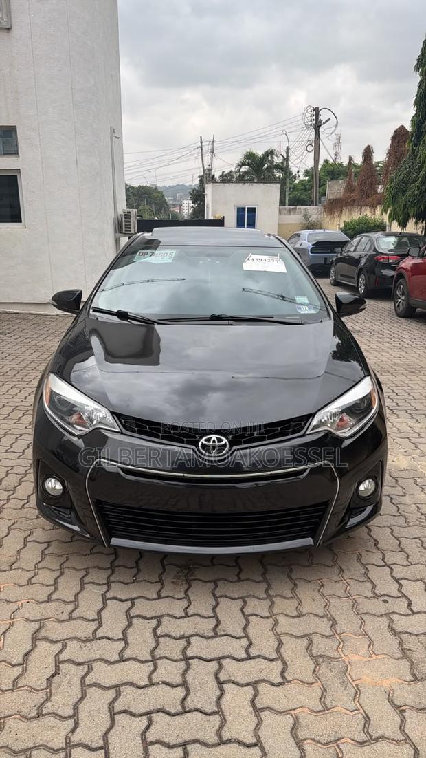 Toyota Corolla 2016 Black