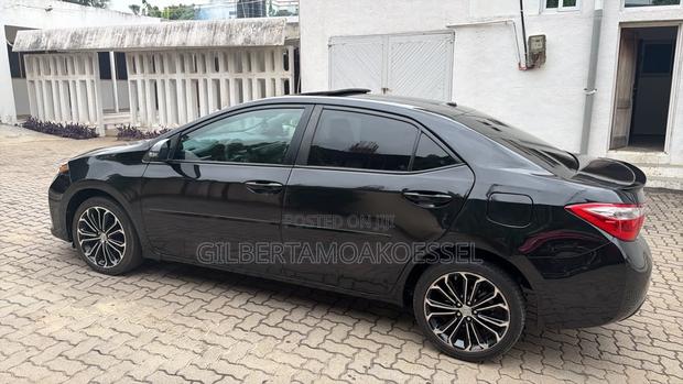 Toyota Corolla 2016 Black