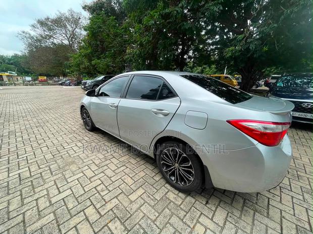 Toyota Corolla S 4dr Sedan (1.8L 4cyl CVT) 2016 Silver