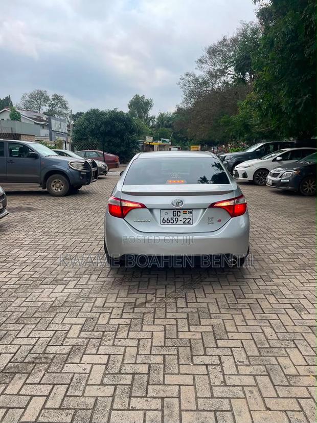 Toyota Corolla S 4dr Sedan (1.8L 4cyl CVT) 2016 Silver
