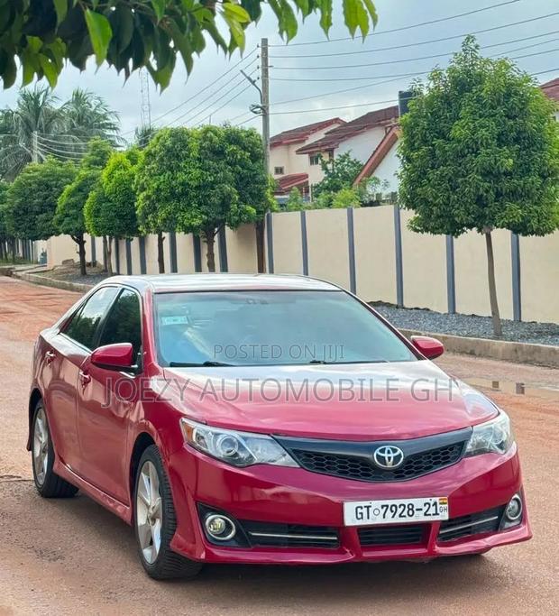 Toyota Camry 2014 Red