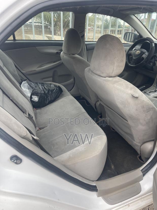 Toyota Corolla LE 4dr Sedan (1.8L 4cyl 4A) 2012 White