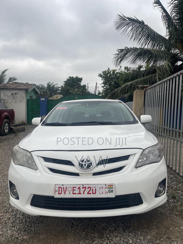 Toyota Corolla LE 4dr Sedan (1.8L 4cyl 4A) 2012 White
