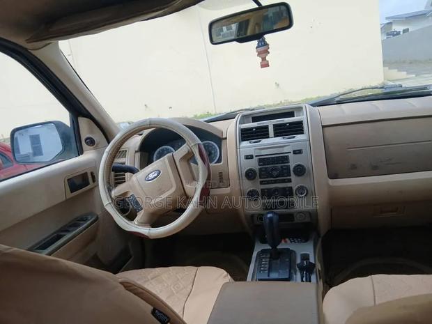 Ford Escape 2010