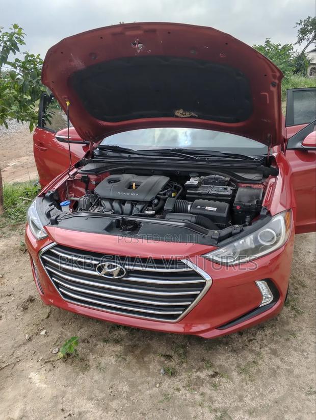Hyundai Elantra 2018 Red