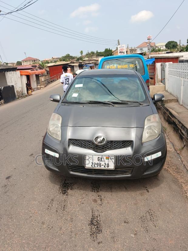 Toyota Vitz 2019 Gray