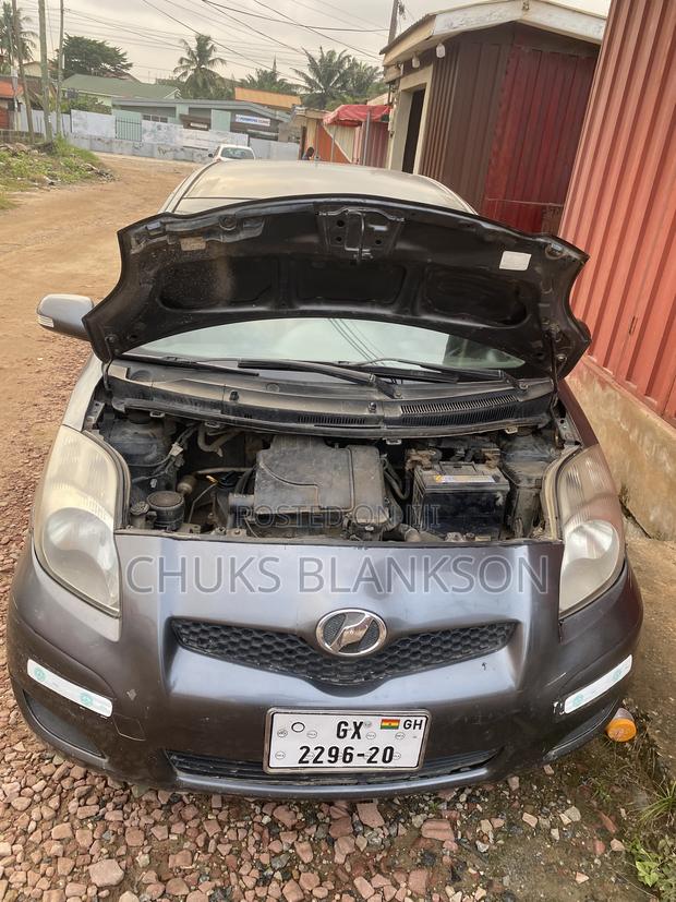 Toyota Vitz 2019 Gray