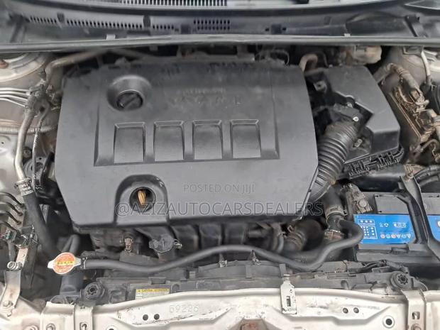Toyota Corolla LE 4dr Sedan (1.8L 4cyl CVT) 2014 Gray