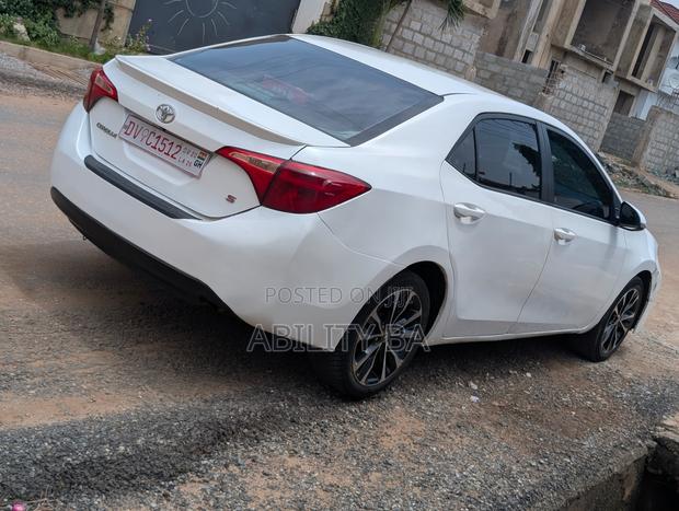 Toyota Corolla 2017 White