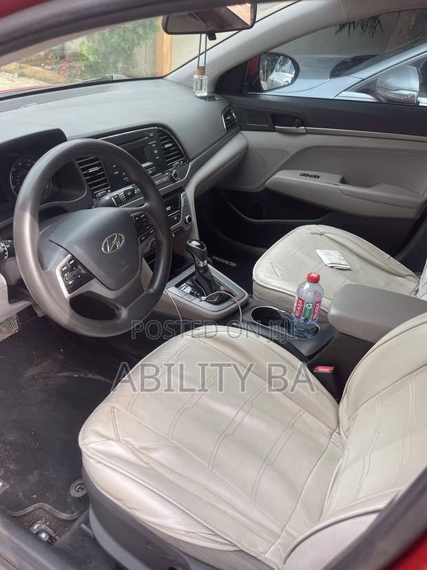 Hyundai Elantra 2017 Red