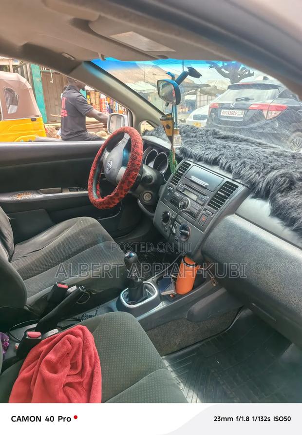 Nissan Versa 2008 Silver