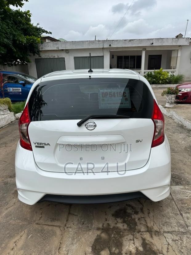 Nissan Versa 1.6 SV 2018 White