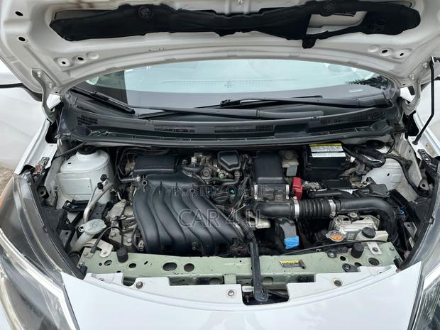 Nissan Versa 1.6 SV 2018 White