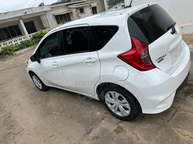 Nissan Versa 1.6 SV 2018 White