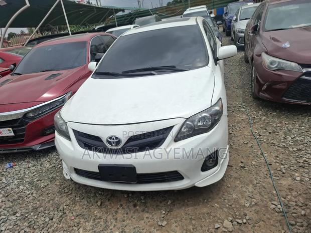 Toyota Corolla 2013 White