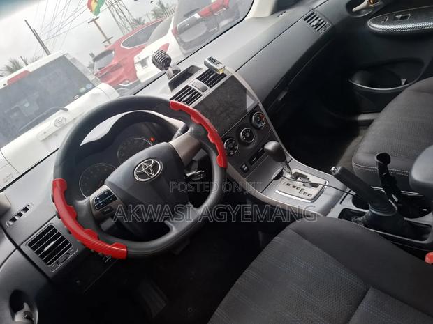 Toyota Corolla 2013 White