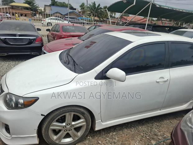 Toyota Corolla 2013 White