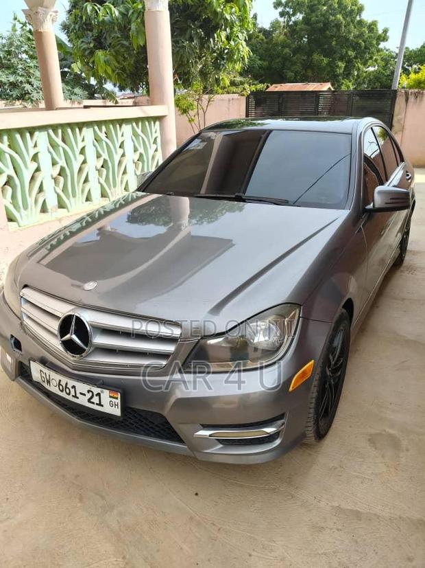 Mercedes-Benz C250 2014 Brown