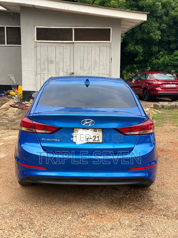 Hyundai Elantra SE Sedan FWD (2.0L 4cyl 6M) 2017 Blue