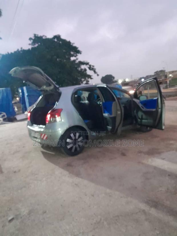 Toyota Vitz 2010 Gray