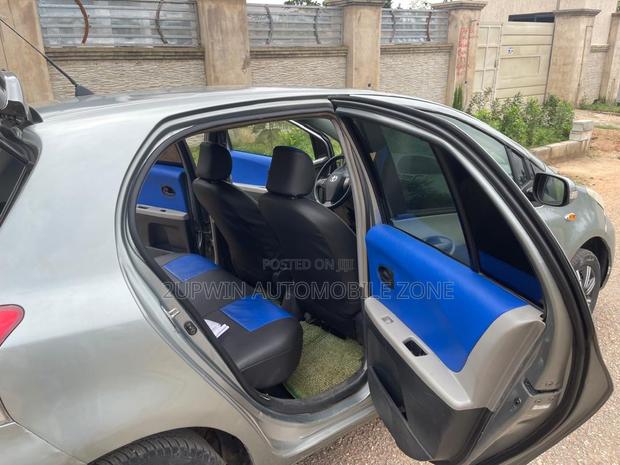 Toyota Vitz 2010 Gray