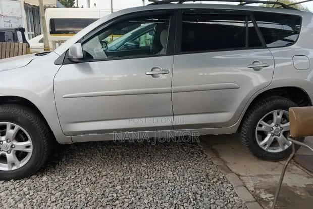 Toyota RAV4 2012 Silver