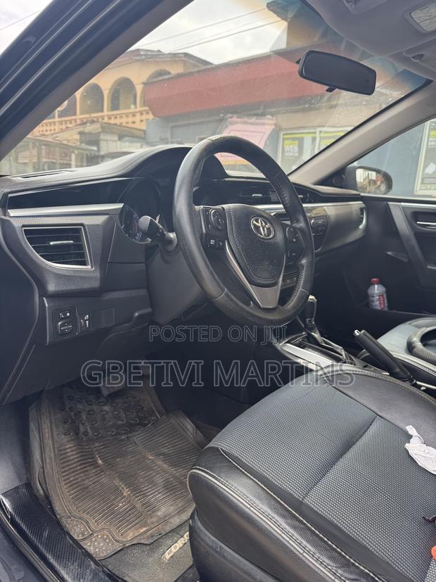 Toyota Corolla 2015 Gray