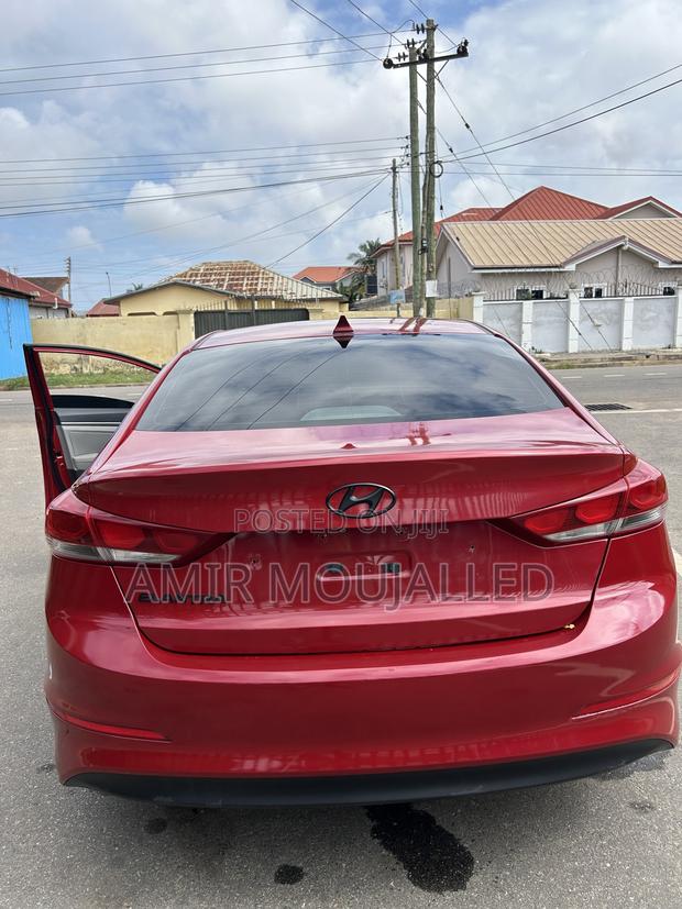 Hyundai Elantra Limited Sedan FWD (2.0L 4cyl 6A) 2017 Red