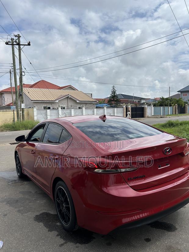 Hyundai Elantra Limited Sedan FWD (2.0L 4cyl 6A) 2017 Red