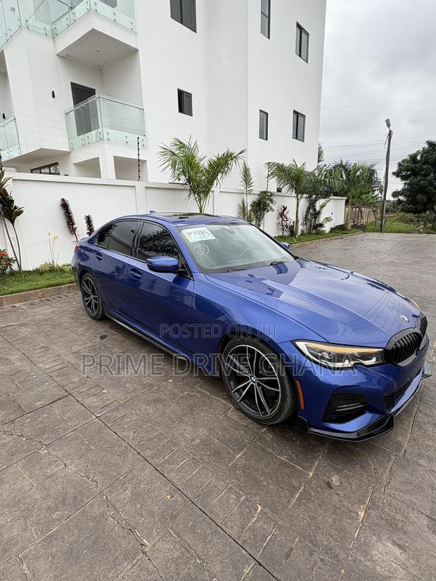 BMW 330i 2021 Blue