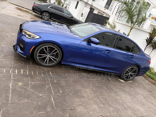 BMW 330i 2021 Blue