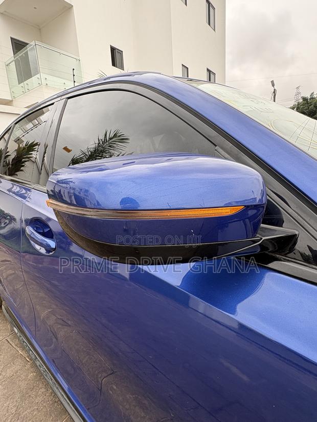 BMW 330i 2021 Blue