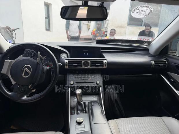 Lexus IS 2016 Silver