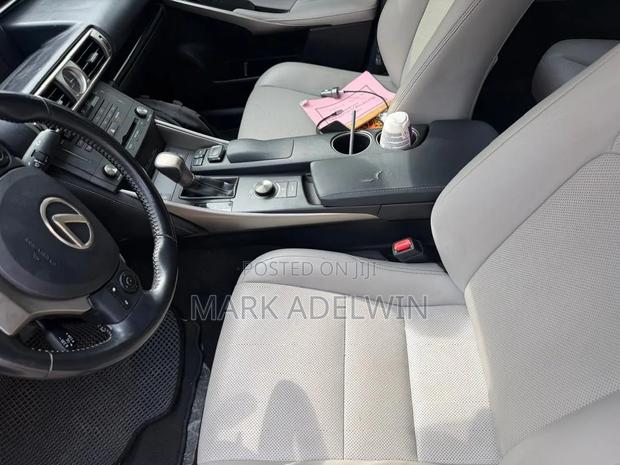 Lexus IS 2016 Silver