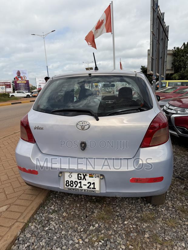 Toyota Vitz 1.5 FWD 3dr 2010 Silver