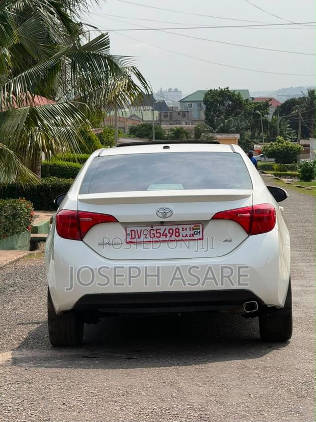 Toyota Corolla 2017 White