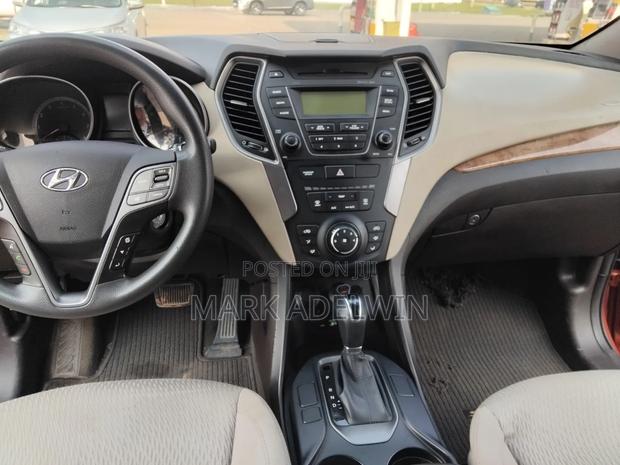 Hyundai Santa Fe 2016 Gold