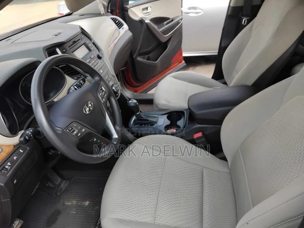 Hyundai Santa Fe 2016 Gold