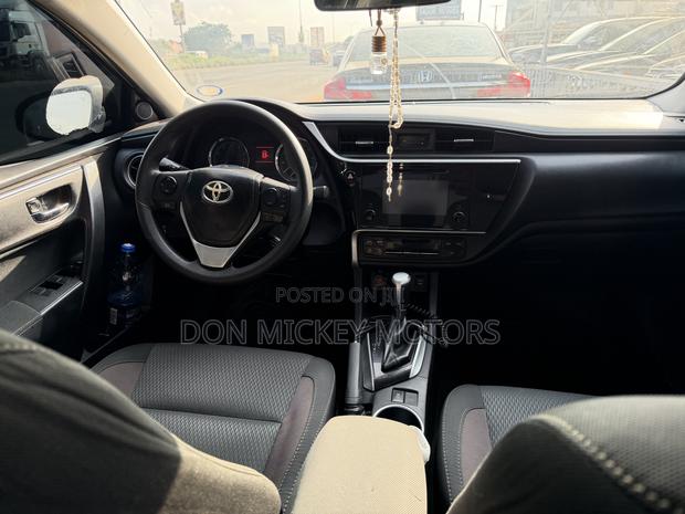 Toyota Corolla LE Eco (1.8L 4cyl 2A) 2018 Green