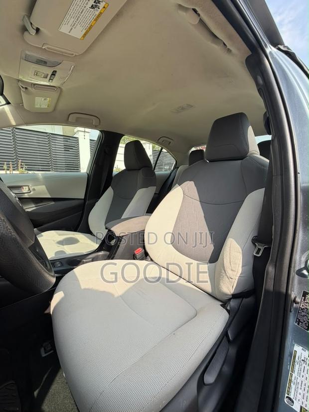 Toyota Corolla LE 2021 Gray