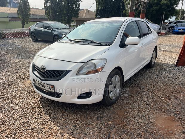 Toyota Yaris 1.5 2009 White