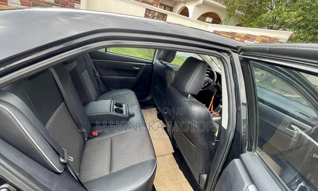 Toyota Corolla SE Special Edition 4dr Sedan (1.8L 4cyl CVT) 2017 Red