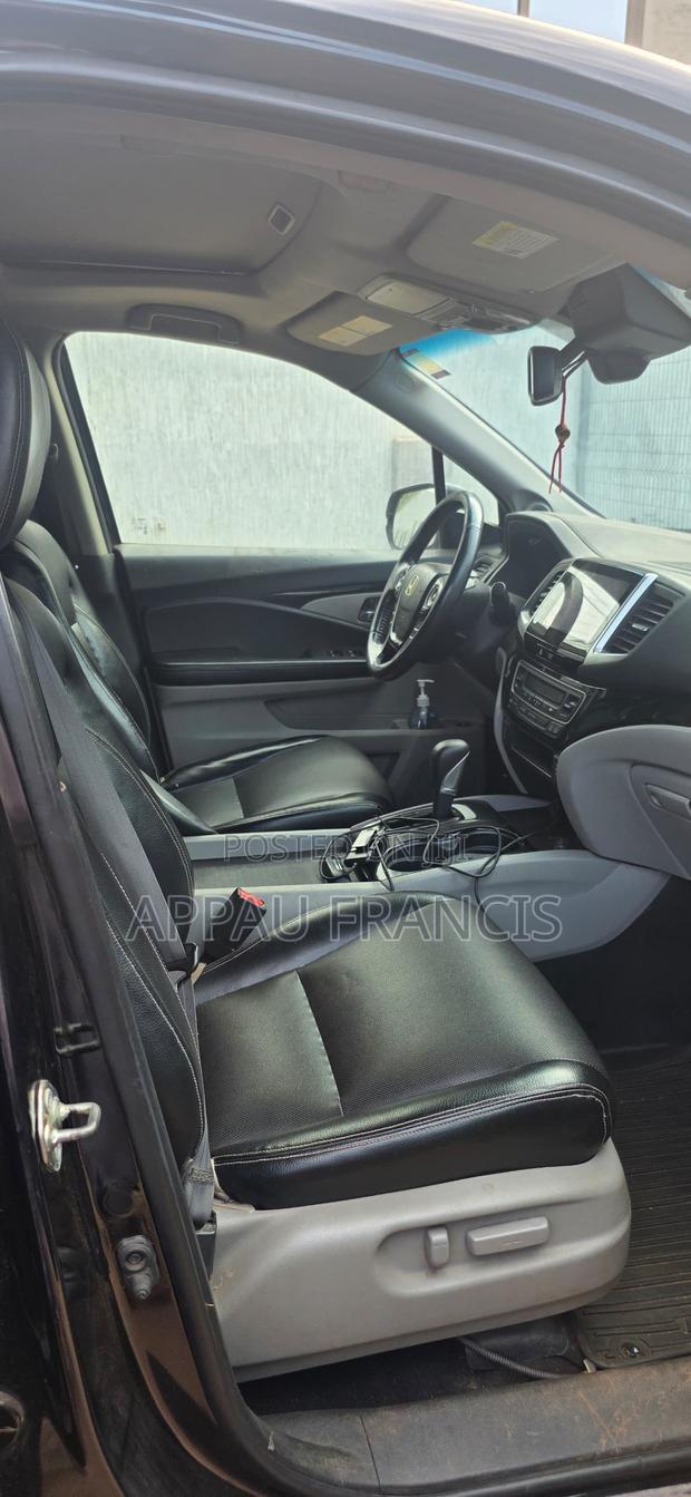 Honda Ridgeline Sport AWD Crew Cab 125.2 in. WB 2017 Black