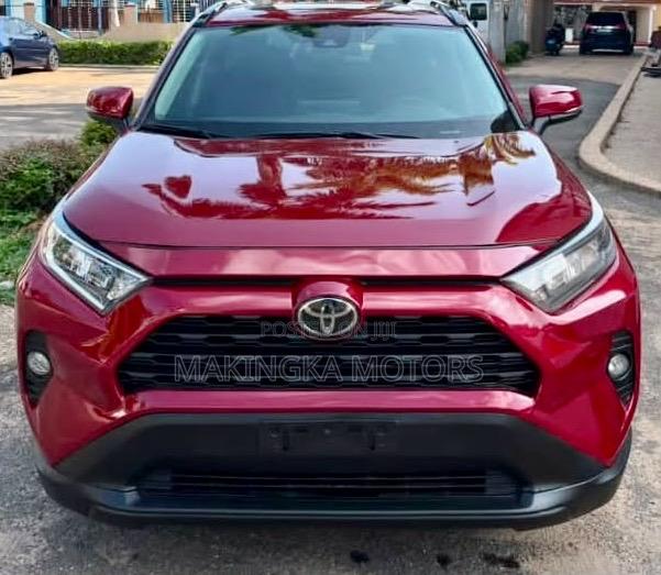 Toyota RAV4 XLE Premium FWD 2020 Red